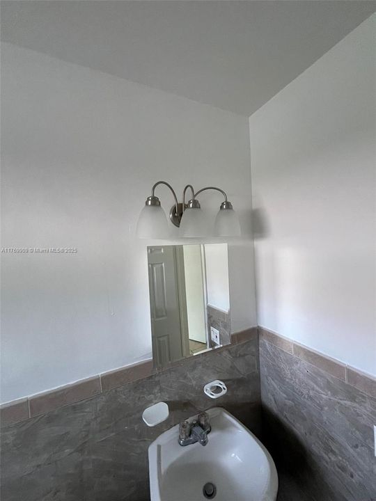 Vendido Recientemente: $660,000 (0 camas, 0 baños, 1732 Pies cuadrados)