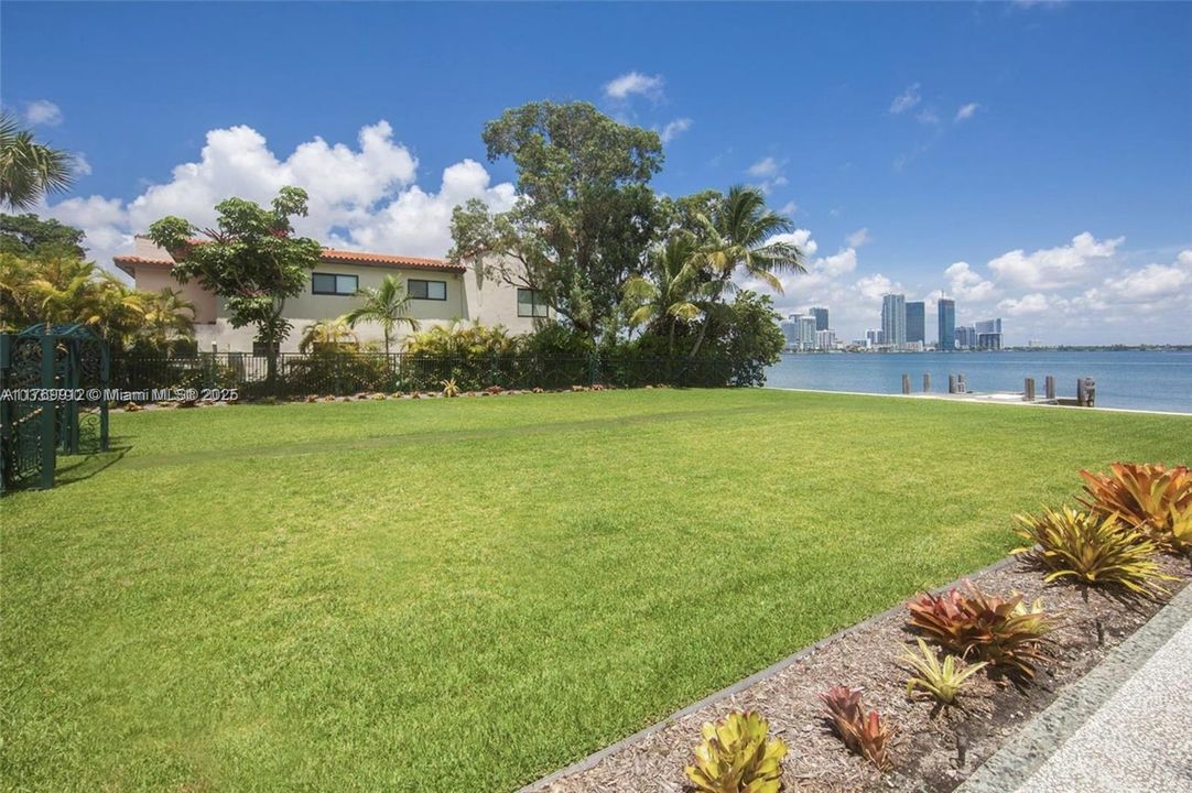 For Sale: $24,900,000 (4 beds, 4 baths, 3605 Square Feet)