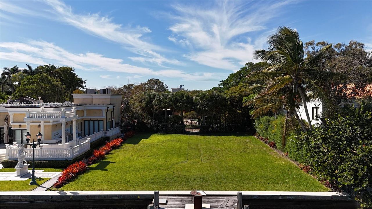 For Sale: $24,900,000 (4 beds, 4 baths, 3605 Square Feet)