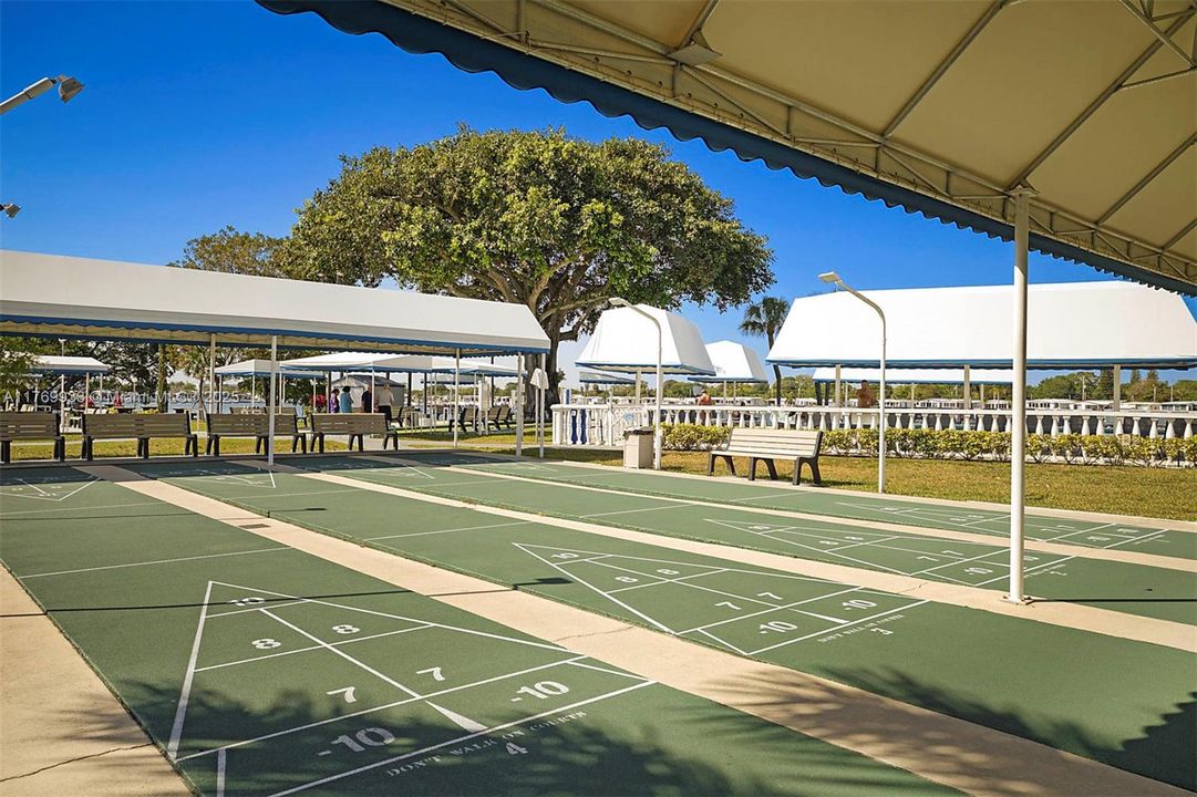 На продажу: $289,900 (2 спален, 2 ванн, 1055 Квадратных фут)