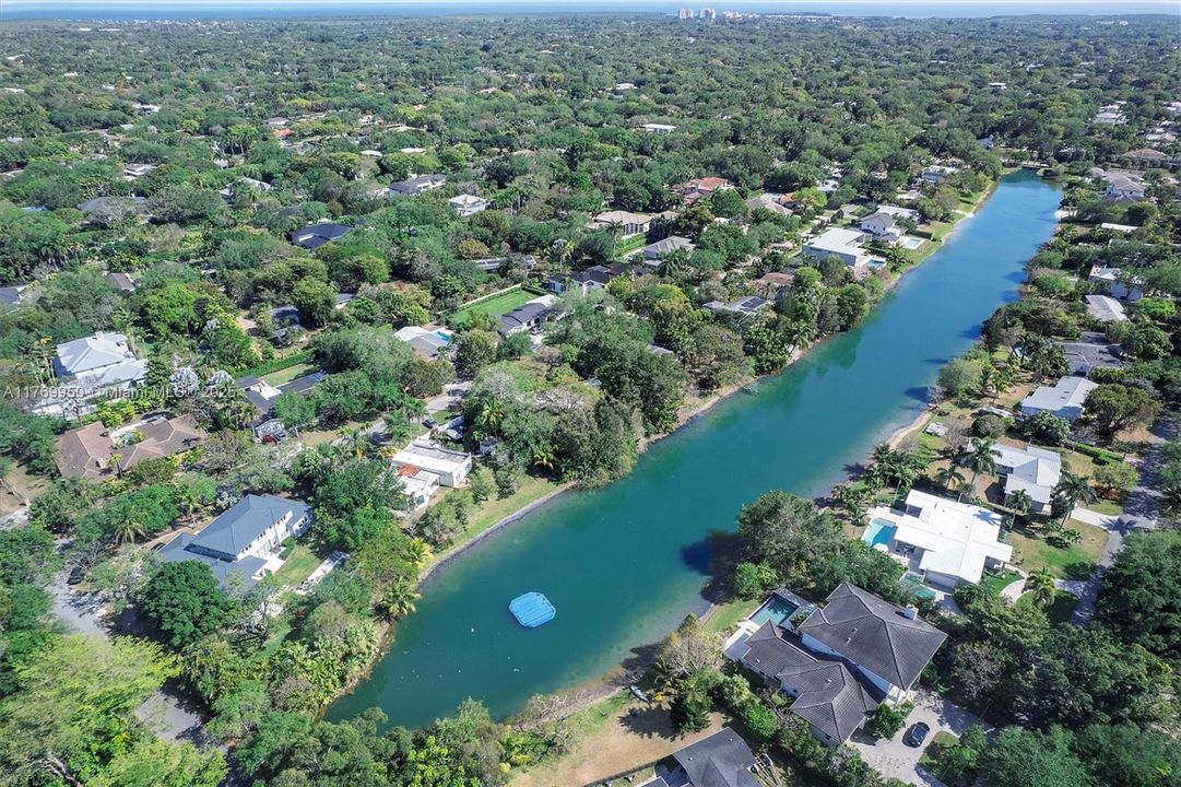 待售: $1,975,000 (0.43 acres)