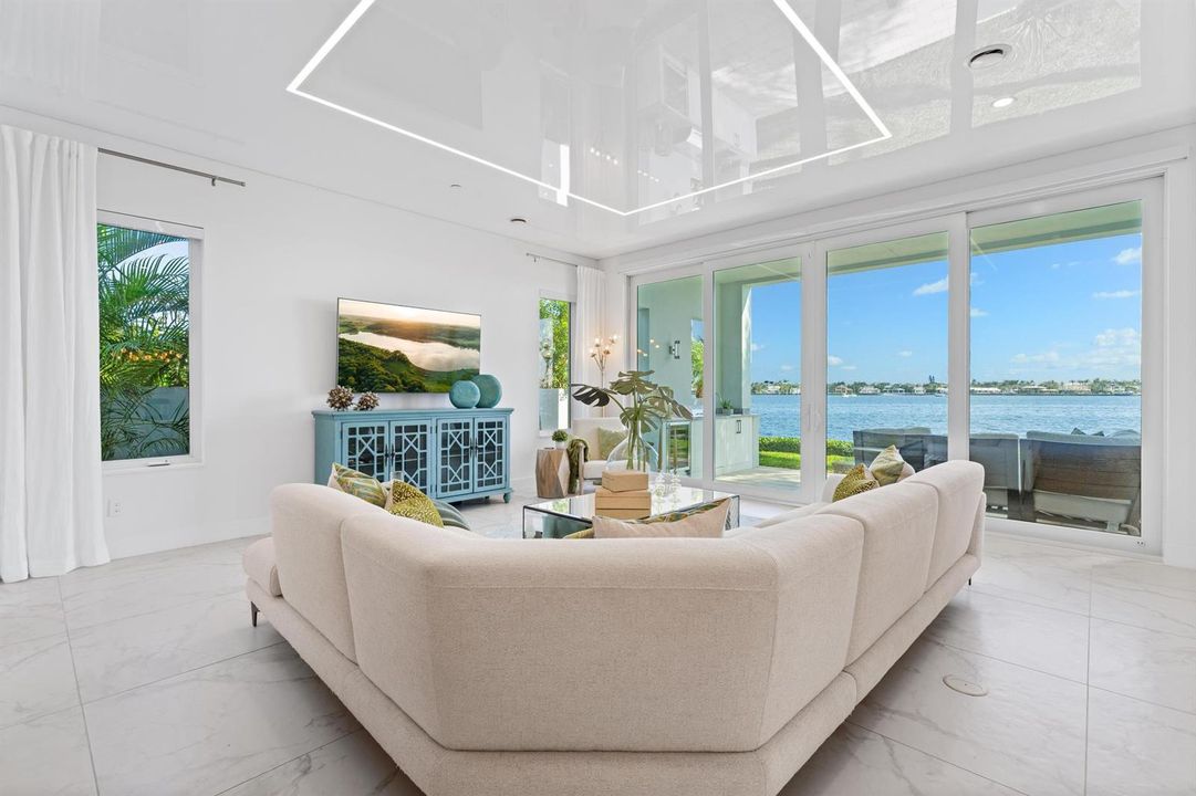 100 Water Club Ct N_Living Room 2