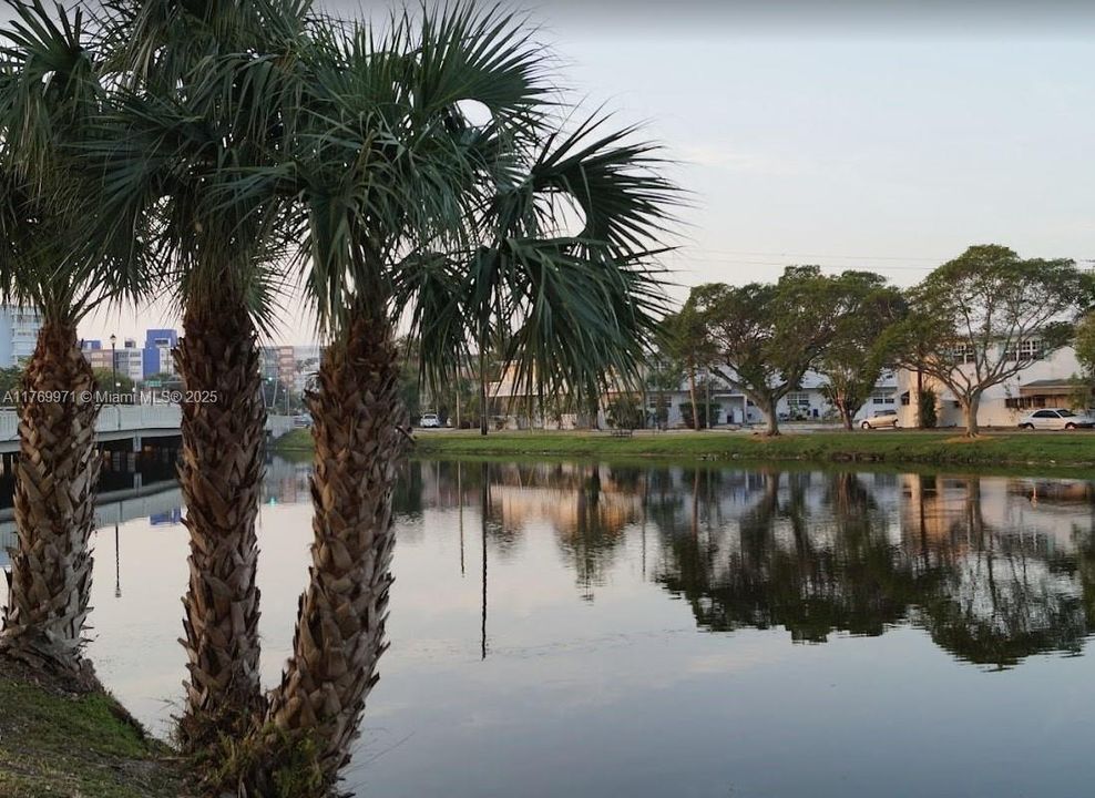 Под контрактом: $62,000 (1 спален, 1 ванн, 688 Квадратных фут)