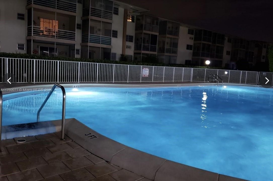 Под контрактом: $62,000 (1 спален, 1 ванн, 688 Квадратных фут)