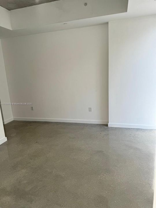 Recently Rented: $3,400 (2 beds, 2 baths, 977 Square Feet)