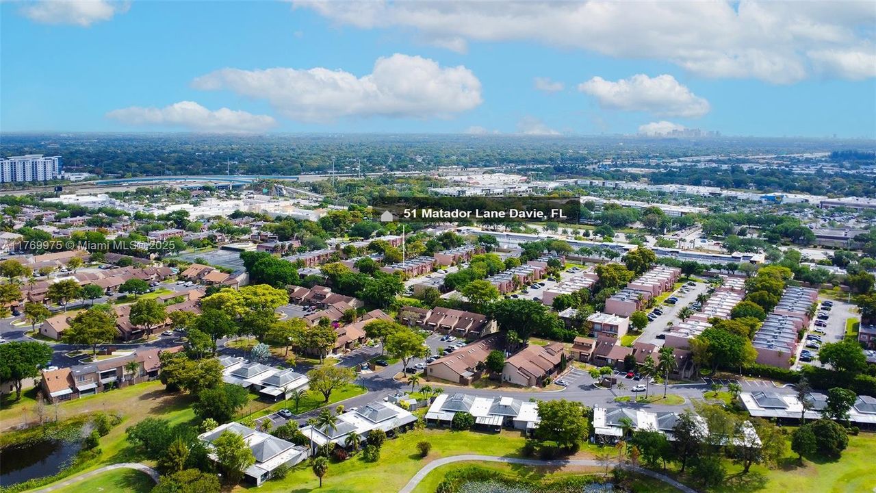 最近售出: $355,000 (3 贝兹, 2 浴室, 1590 平方英尺)