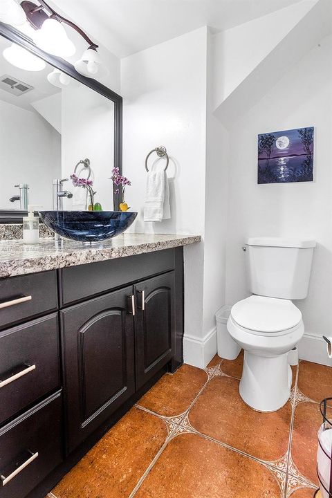 最近售出: $355,000 (3 贝兹, 2 浴室, 1590 平方英尺)