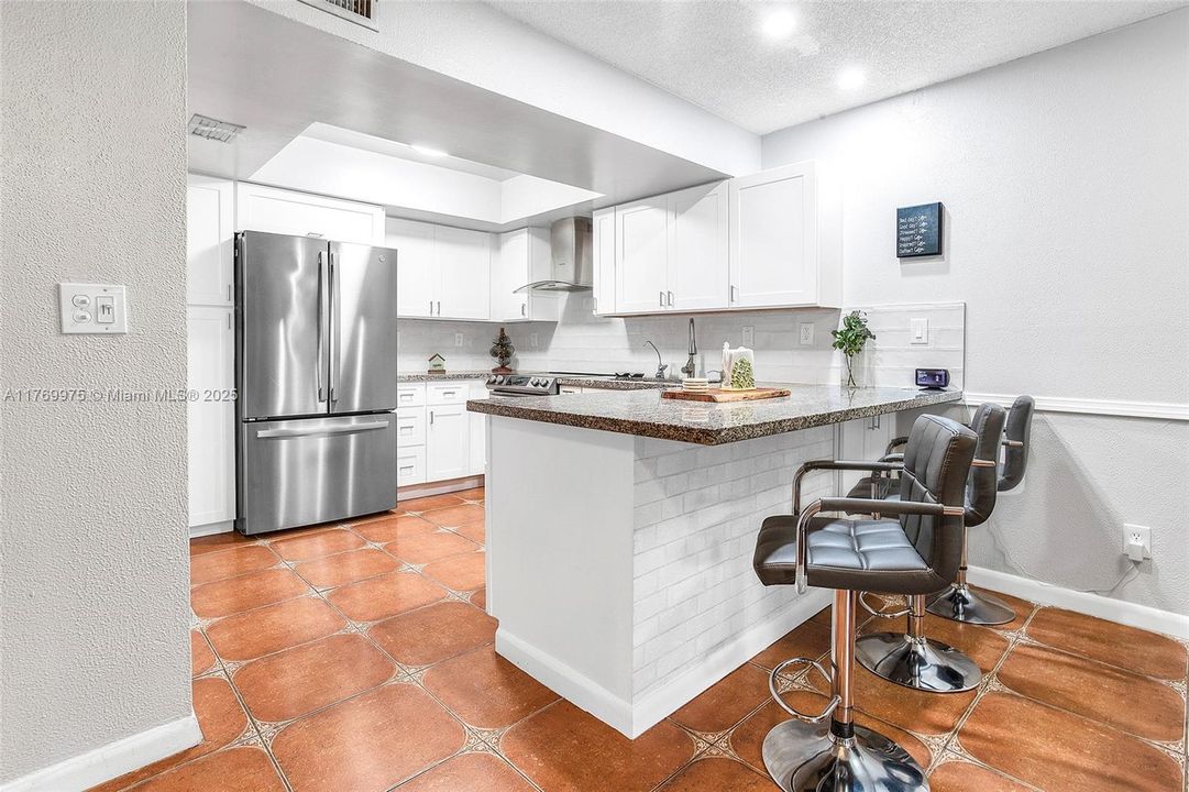 最近售出: $355,000 (3 贝兹, 2 浴室, 1590 平方英尺)