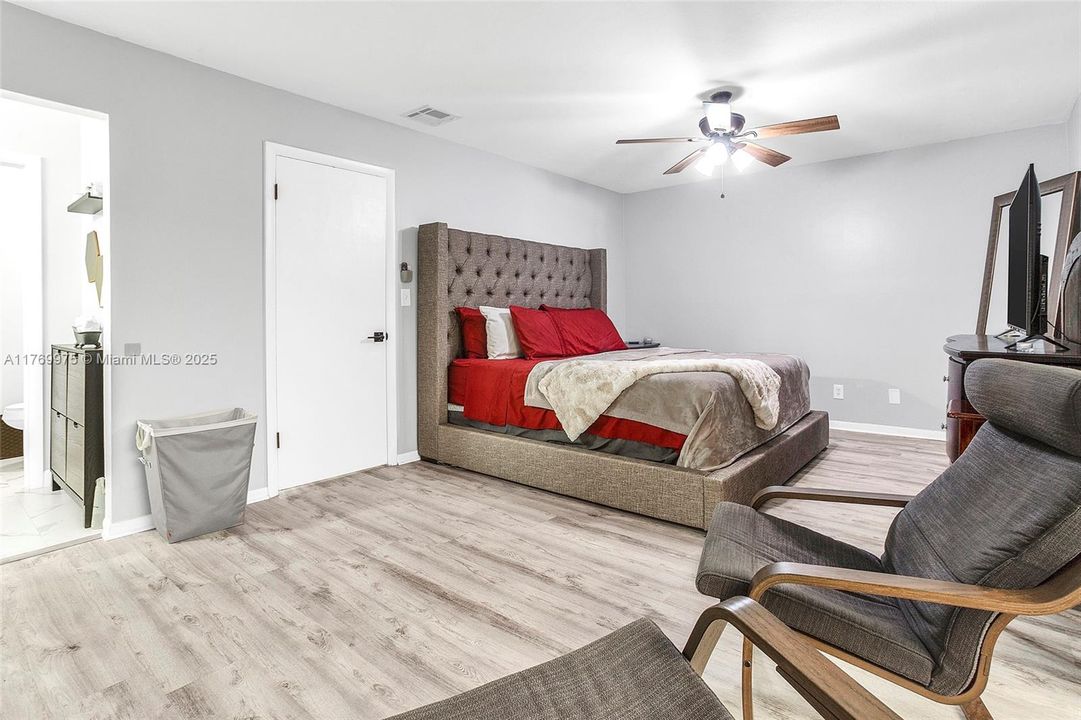 最近售出: $355,000 (3 贝兹, 2 浴室, 1590 平方英尺)