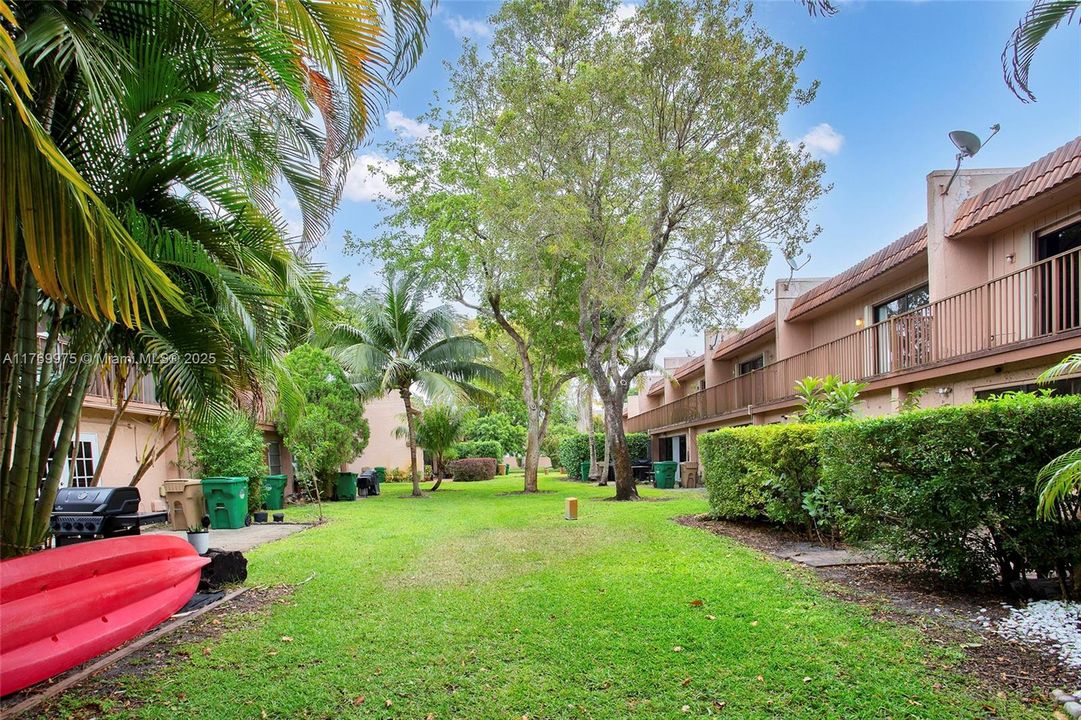 最近售出: $355,000 (3 贝兹, 2 浴室, 1590 平方英尺)