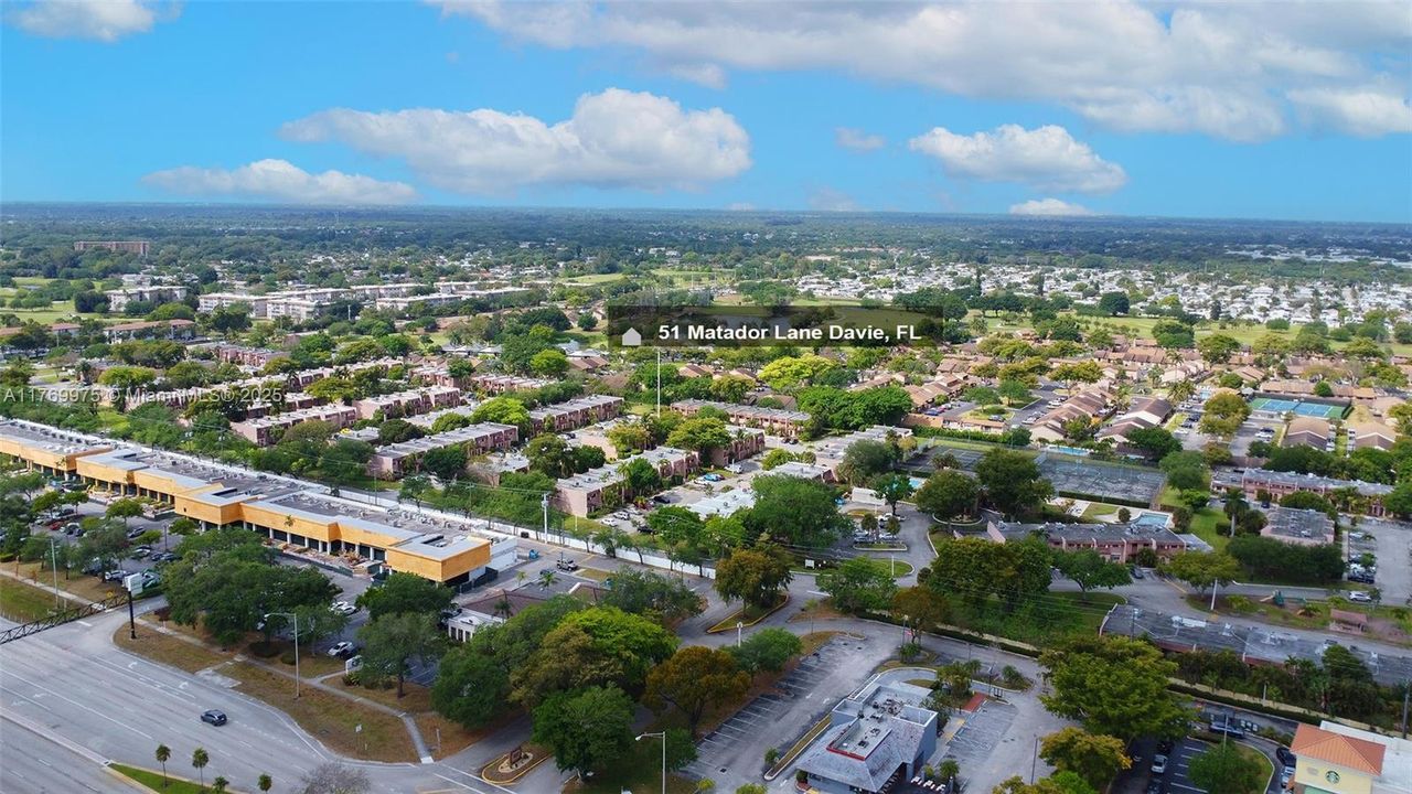 最近售出: $355,000 (3 贝兹, 2 浴室, 1590 平方英尺)