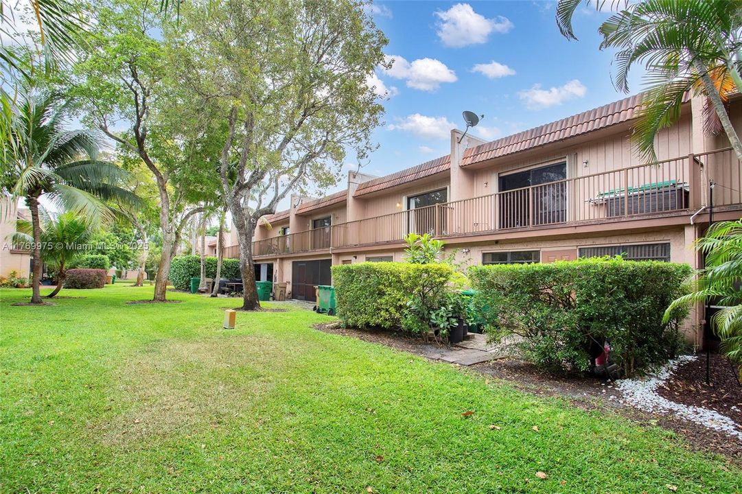 最近售出: $355,000 (3 贝兹, 2 浴室, 1590 平方英尺)