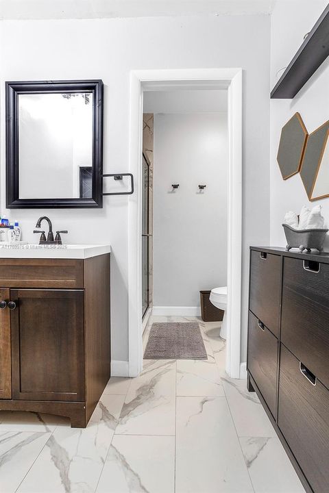 最近售出: $355,000 (3 贝兹, 2 浴室, 1590 平方英尺)