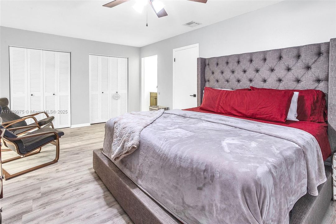 最近售出: $355,000 (3 贝兹, 2 浴室, 1590 平方英尺)