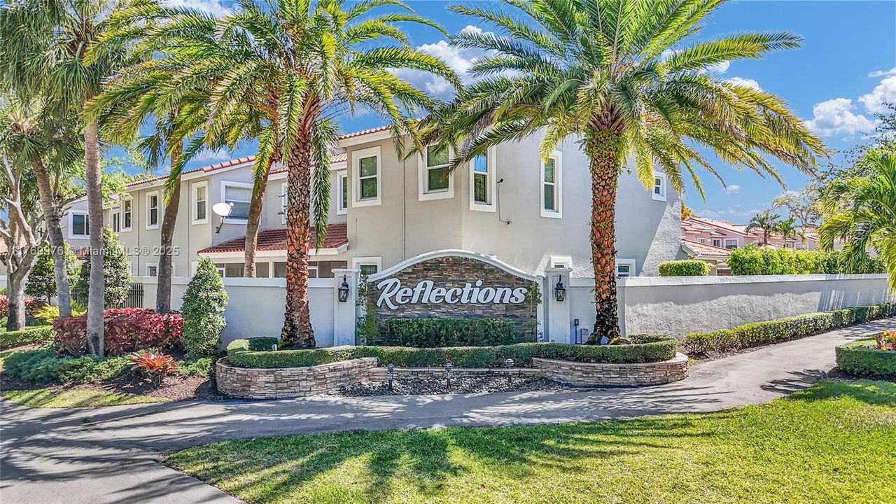 Vendido Recientemente: $609,000 (4 camas, 2 baños, 1842 Pies cuadrados)