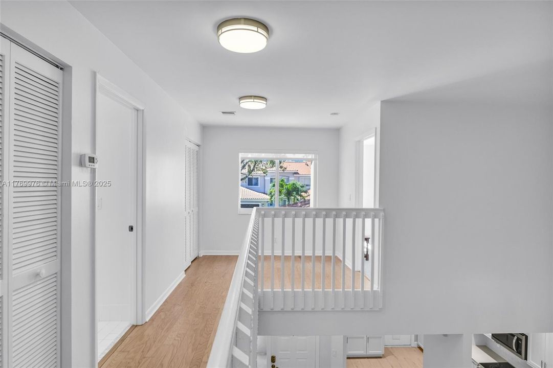 Vendido Recientemente: $609,000 (4 camas, 2 baños, 1842 Pies cuadrados)