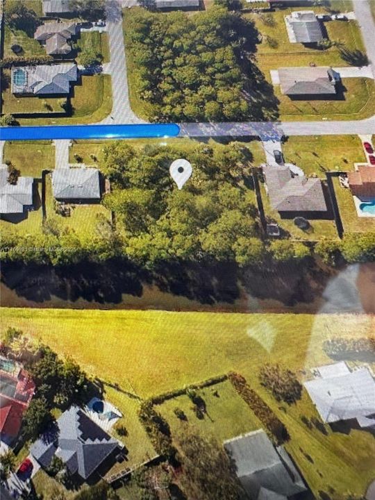 最近售出: $180,000 (0.46 acres)