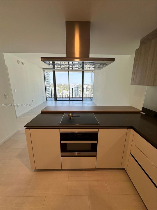 Недавно арендовано: $4,650 (1 спален, 1 ванн, 665 Квадратных фут)