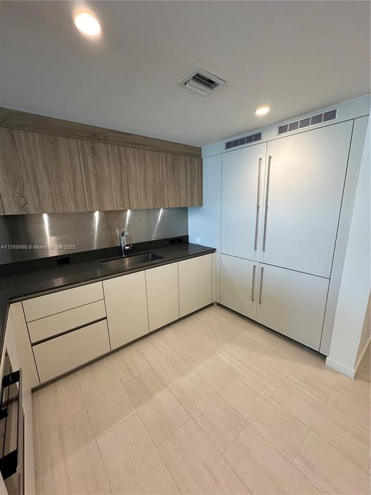 Недавно арендовано: $4,650 (1 спален, 1 ванн, 665 Квадратных фут)