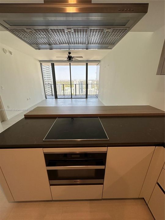 Недавно арендовано: $4,650 (1 спален, 1 ванн, 665 Квадратных фут)