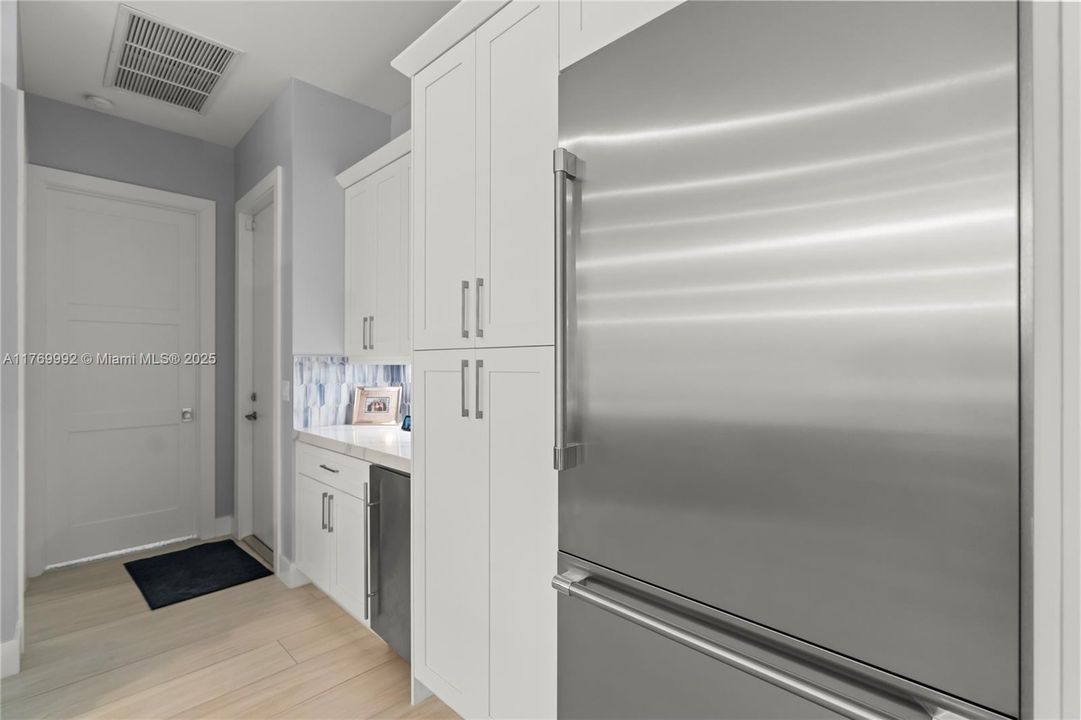 Recently Sold: $1,299,000 (4 beds, 3 baths, 2322 Square Feet)