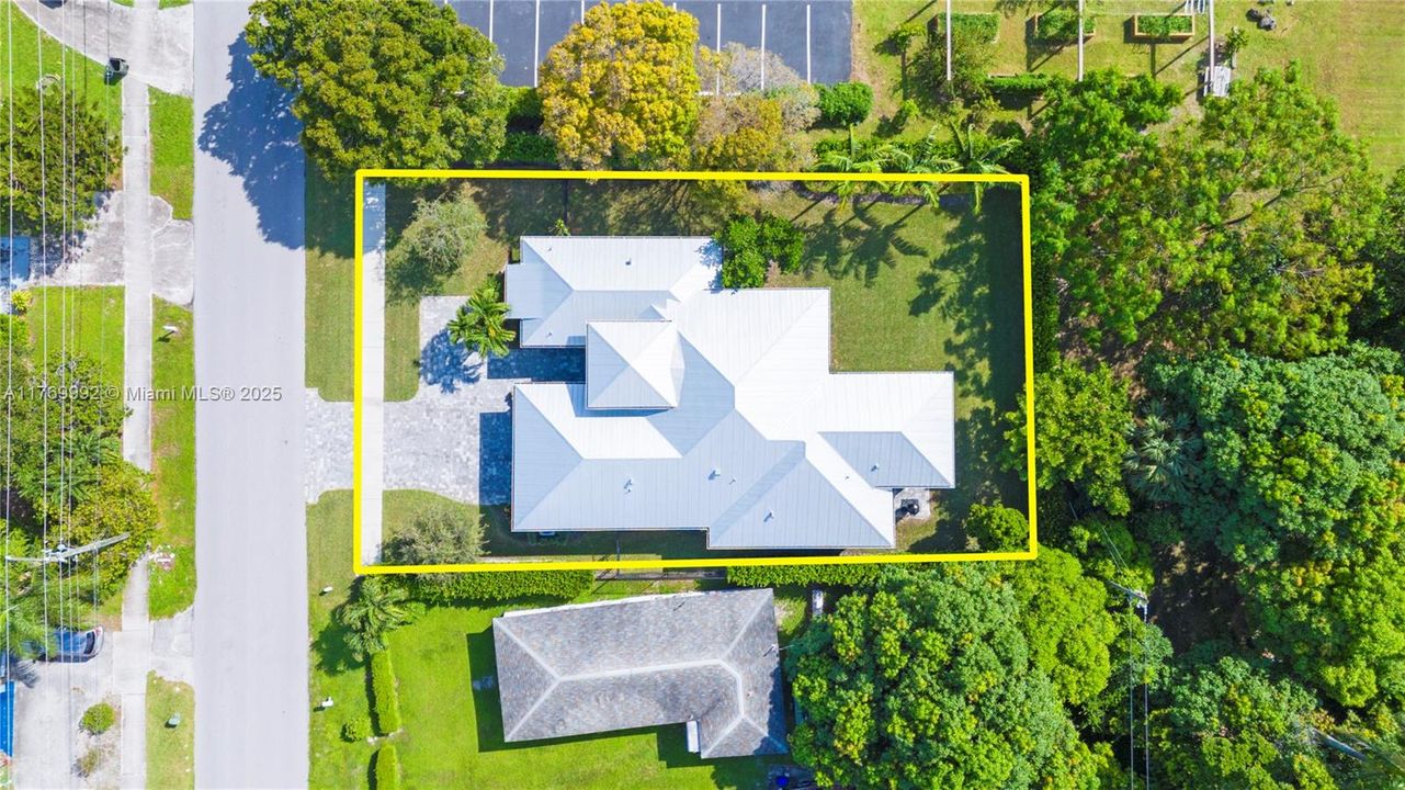 Recently Sold: $1,299,000 (4 beds, 3 baths, 2322 Square Feet)