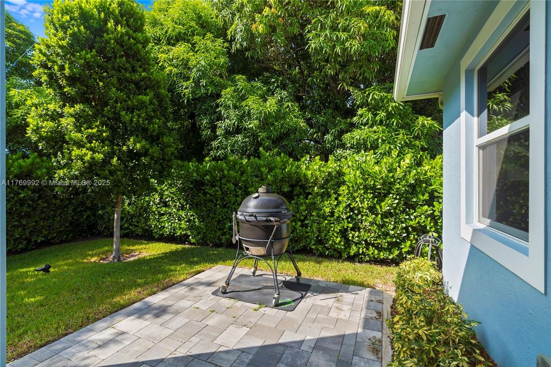 Recently Sold: $1,299,000 (4 beds, 3 baths, 2322 Square Feet)