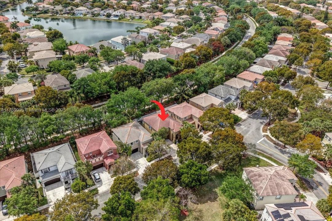 Vendido Recientemente: $680,000 (4 camas, 2 baños, 2054 Pies cuadrados)