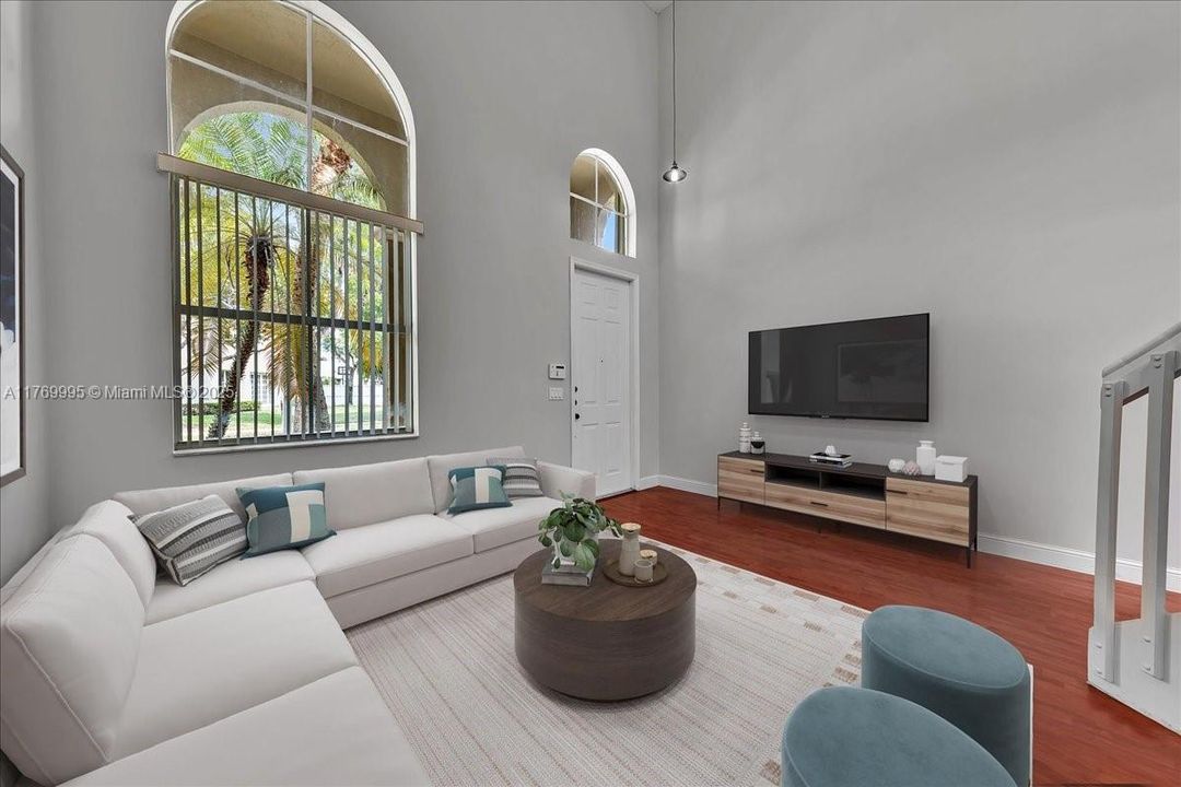 Vendido Recientemente: $680,000 (4 camas, 2 baños, 2054 Pies cuadrados)