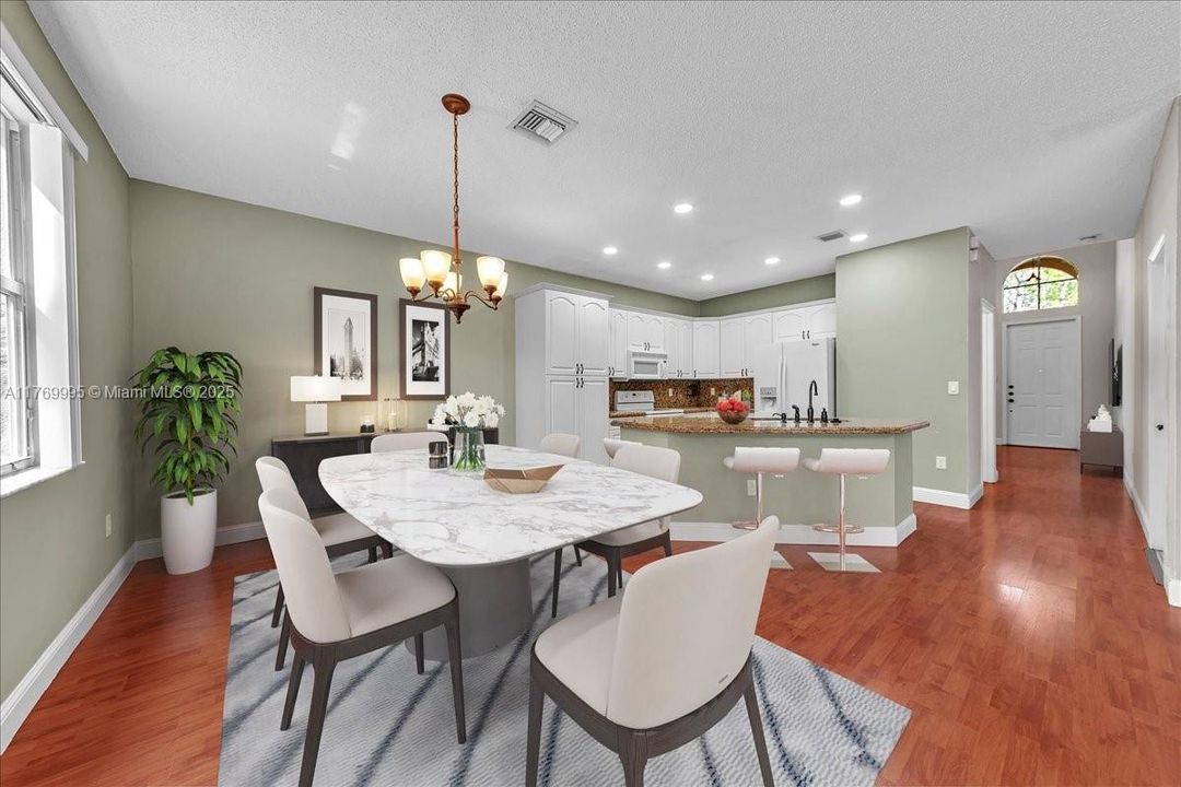 Vendido Recientemente: $680,000 (4 camas, 2 baños, 2054 Pies cuadrados)