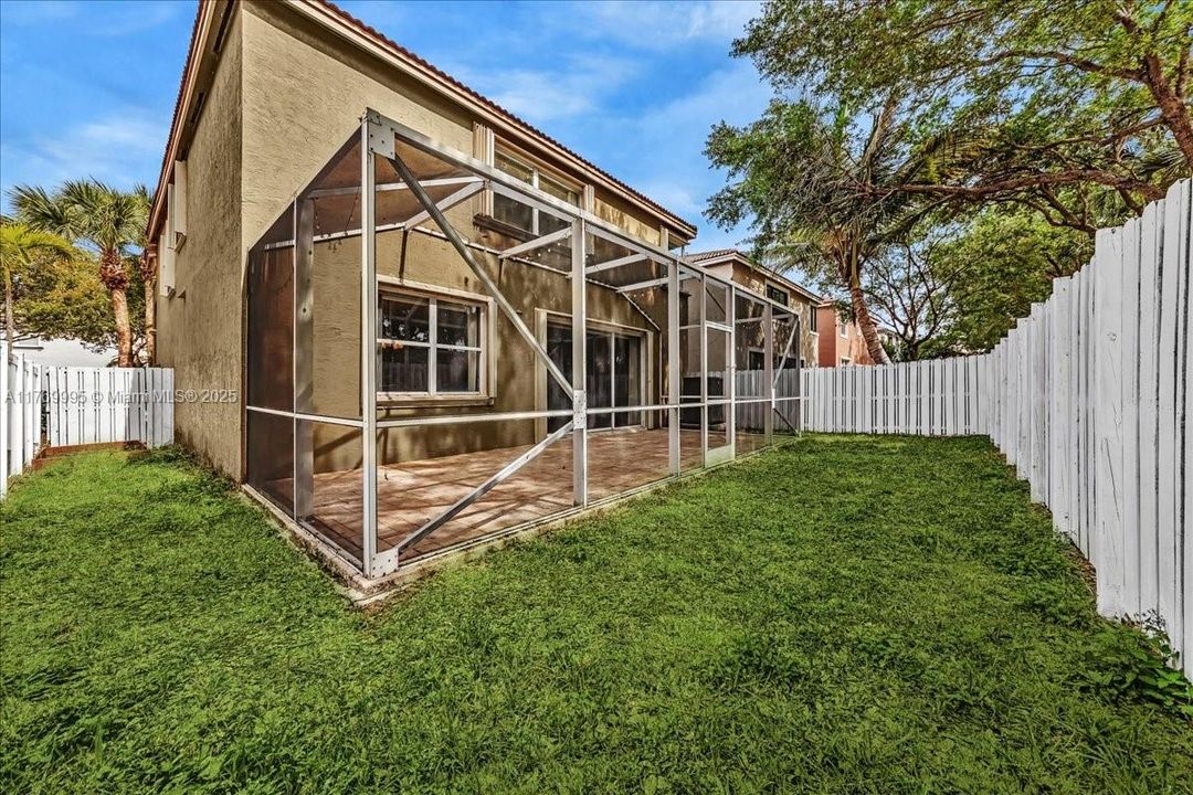 Vendido Recientemente: $680,000 (4 camas, 2 baños, 2054 Pies cuadrados)