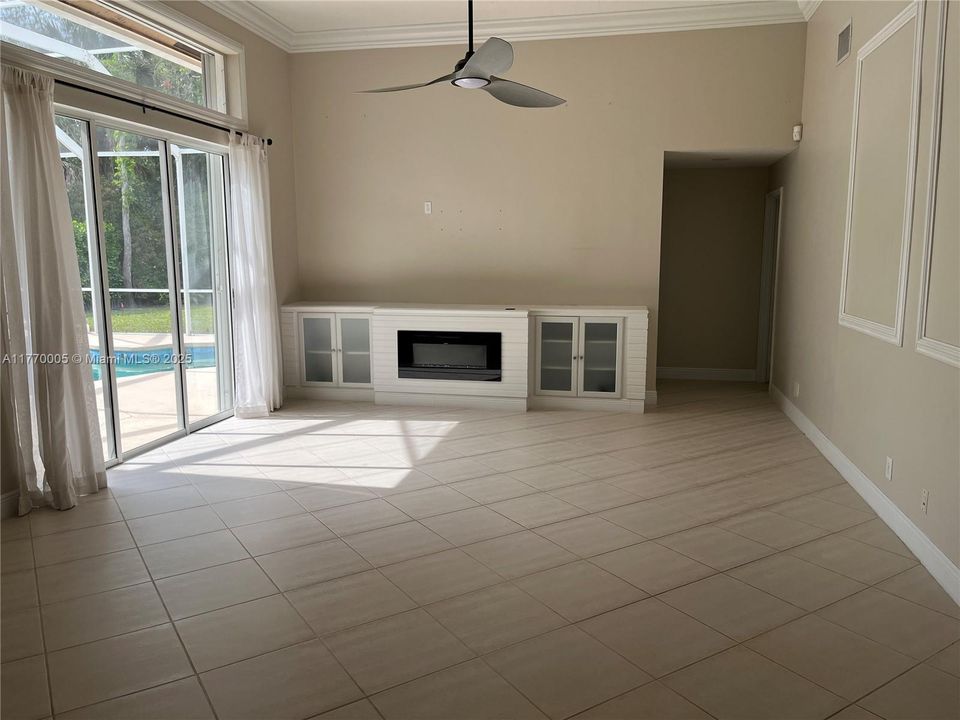 Recientemente alquilado: $5,800 (5 camas, 3 baños, 2815 Pies cuadrados)