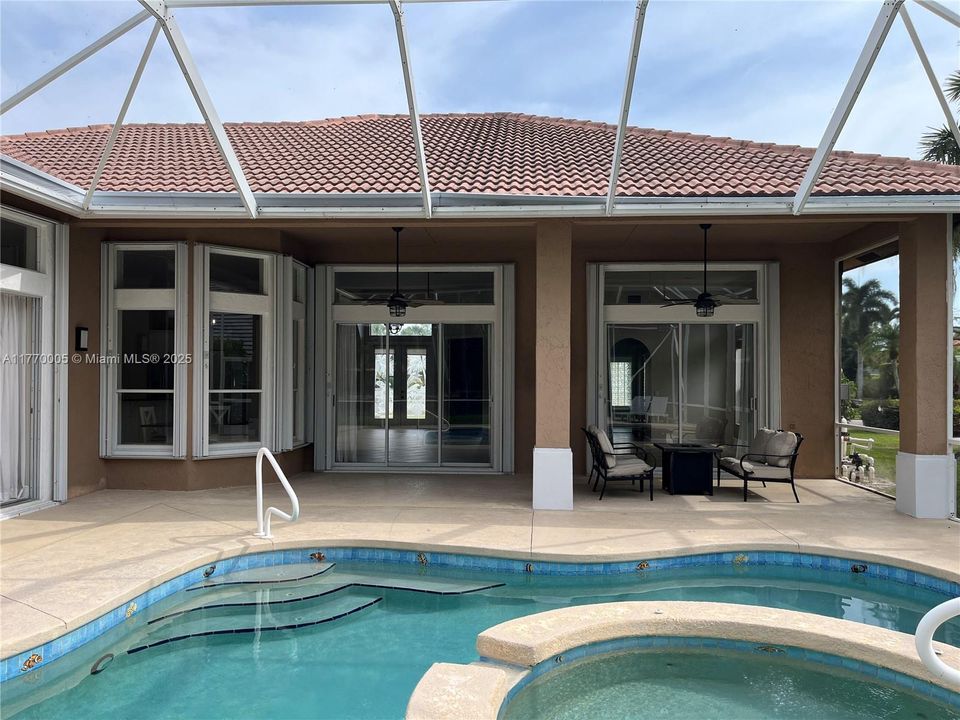 Recientemente alquilado: $5,800 (5 camas, 3 baños, 2815 Pies cuadrados)