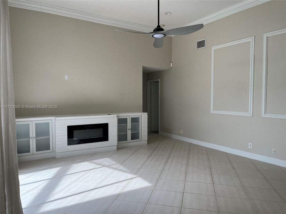 Recientemente alquilado: $5,800 (5 camas, 3 baños, 2815 Pies cuadrados)