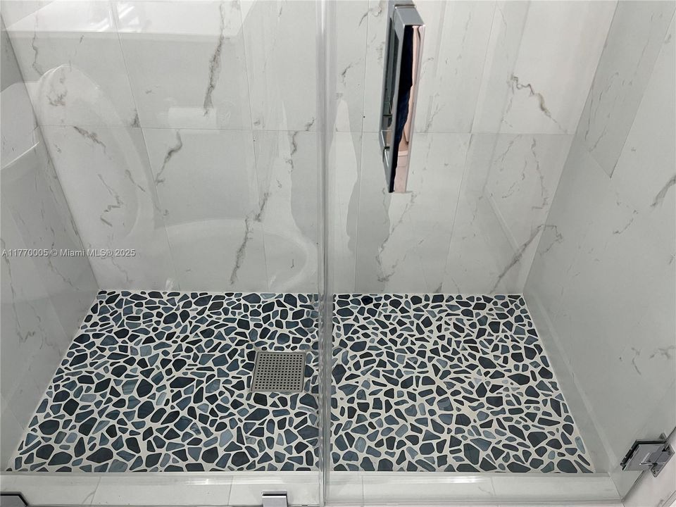 Recientemente alquilado: $5,800 (5 camas, 3 baños, 2815 Pies cuadrados)