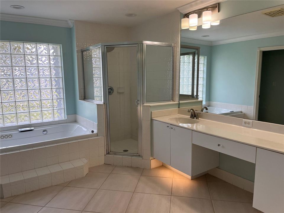 Recientemente alquilado: $5,800 (5 camas, 3 baños, 2815 Pies cuadrados)