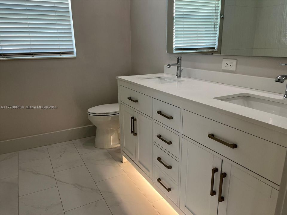 Recientemente alquilado: $5,800 (5 camas, 3 baños, 2815 Pies cuadrados)