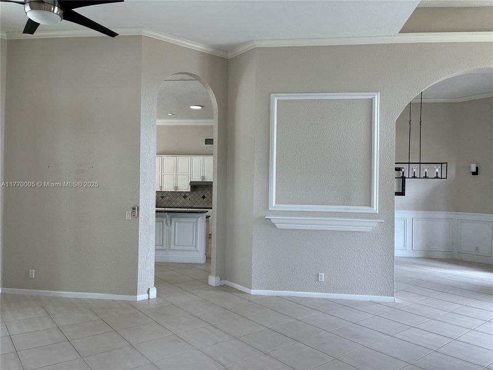 Recientemente alquilado: $5,800 (5 camas, 3 baños, 2815 Pies cuadrados)