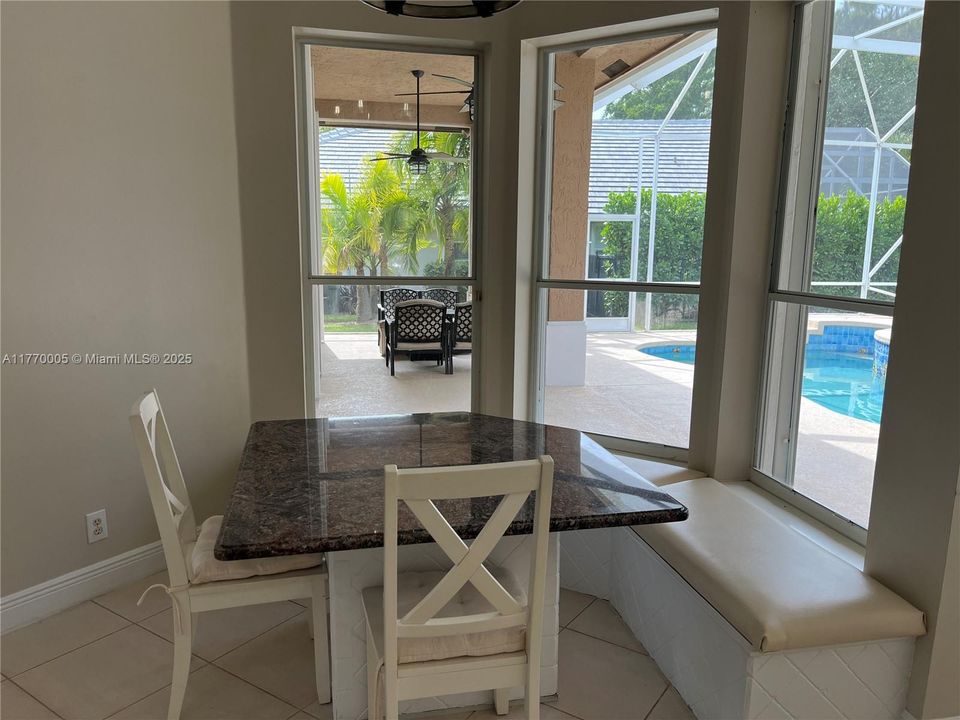 Recientemente alquilado: $5,800 (5 camas, 3 baños, 2815 Pies cuadrados)