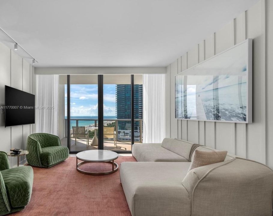 Recently Sold: $3,875,000 (2 beds, 2 baths, 1543 Square Feet)