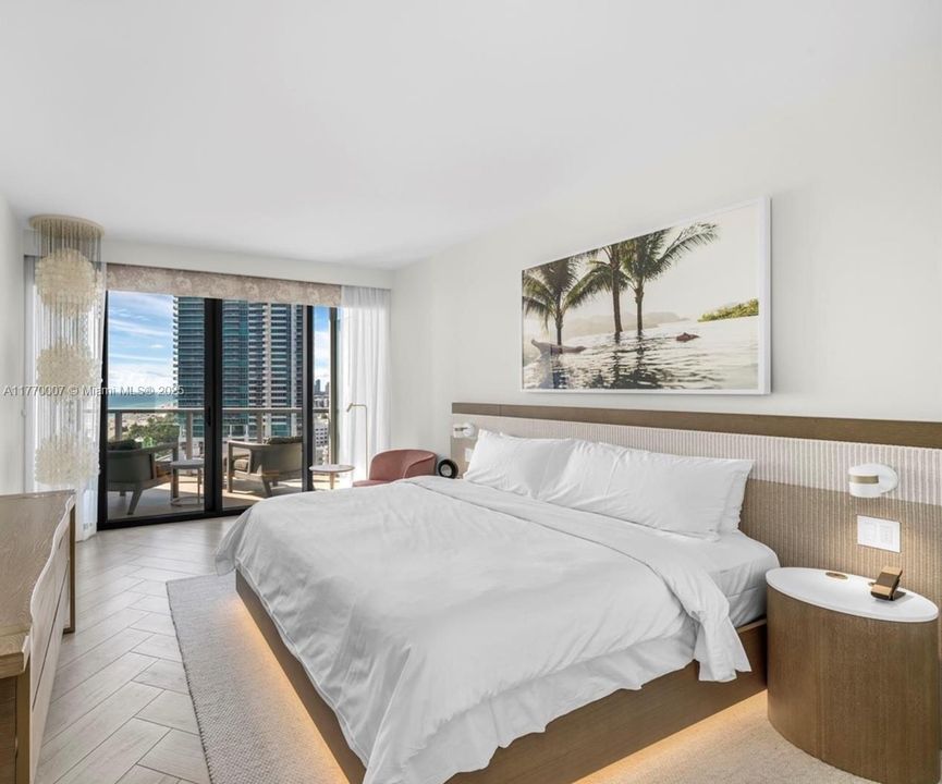 Recently Sold: $3,875,000 (2 beds, 2 baths, 1543 Square Feet)