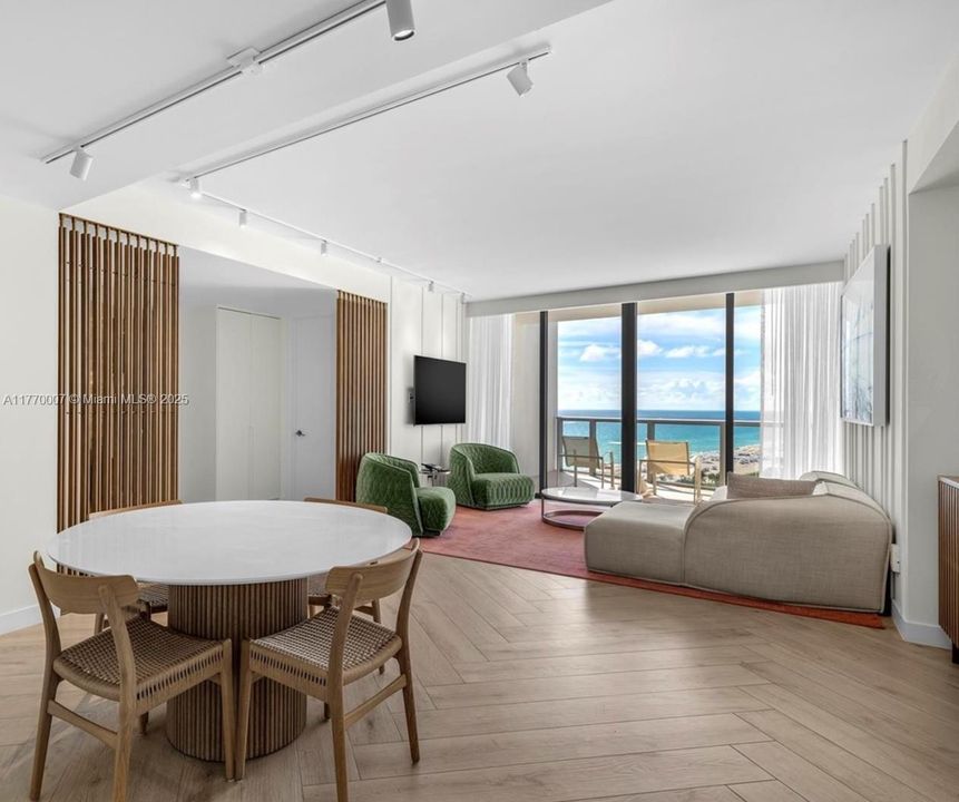 Recently Sold: $3,875,000 (2 beds, 2 baths, 1543 Square Feet)