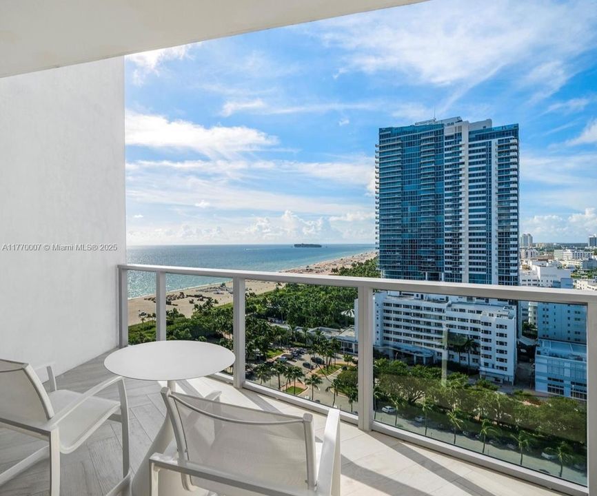 Recently Sold: $3,875,000 (2 beds, 2 baths, 1543 Square Feet)