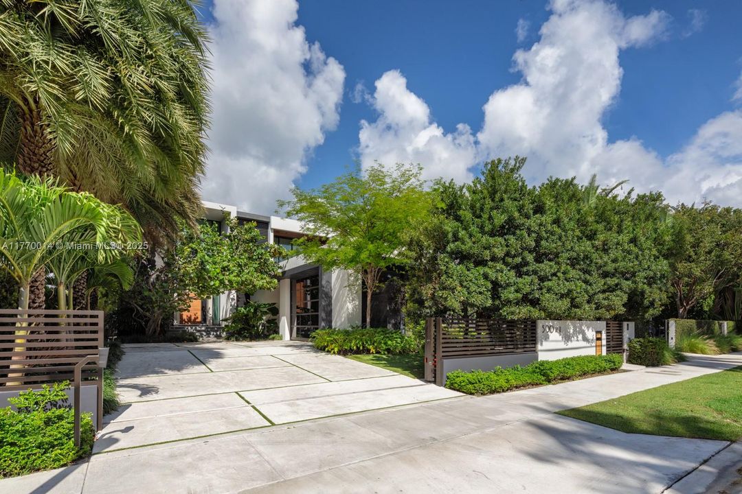 Recently Rented: $85,000 (5 beds, 5 baths, 5563 Square Feet)