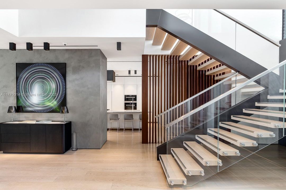 Recently Rented: $85,000 (5 beds, 5 baths, 5563 Square Feet)