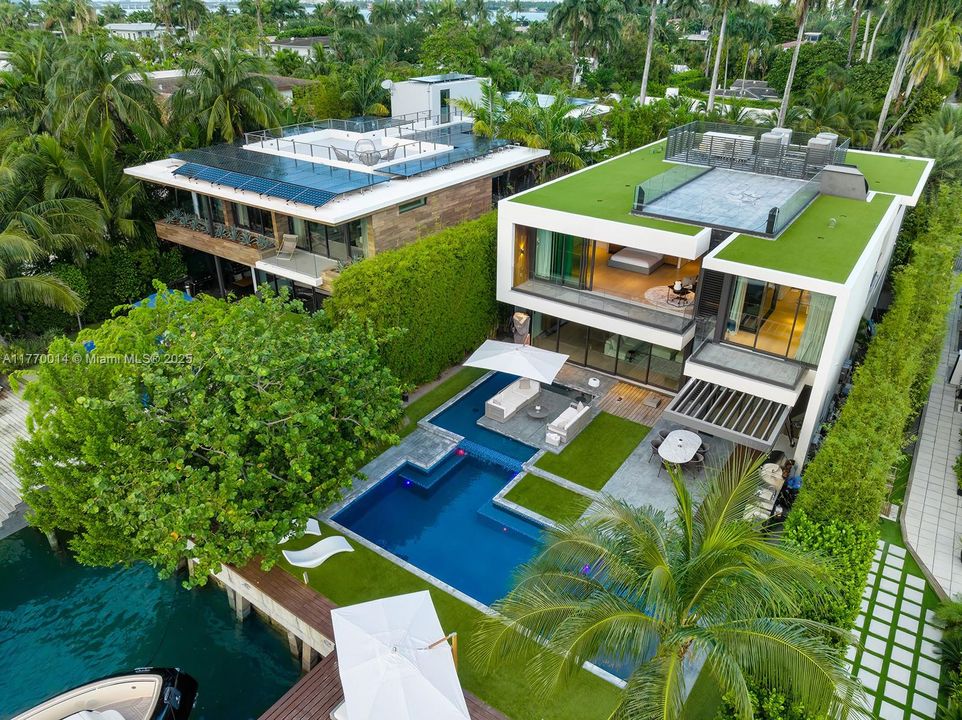 Recently Rented: $85,000 (5 beds, 5 baths, 5563 Square Feet)