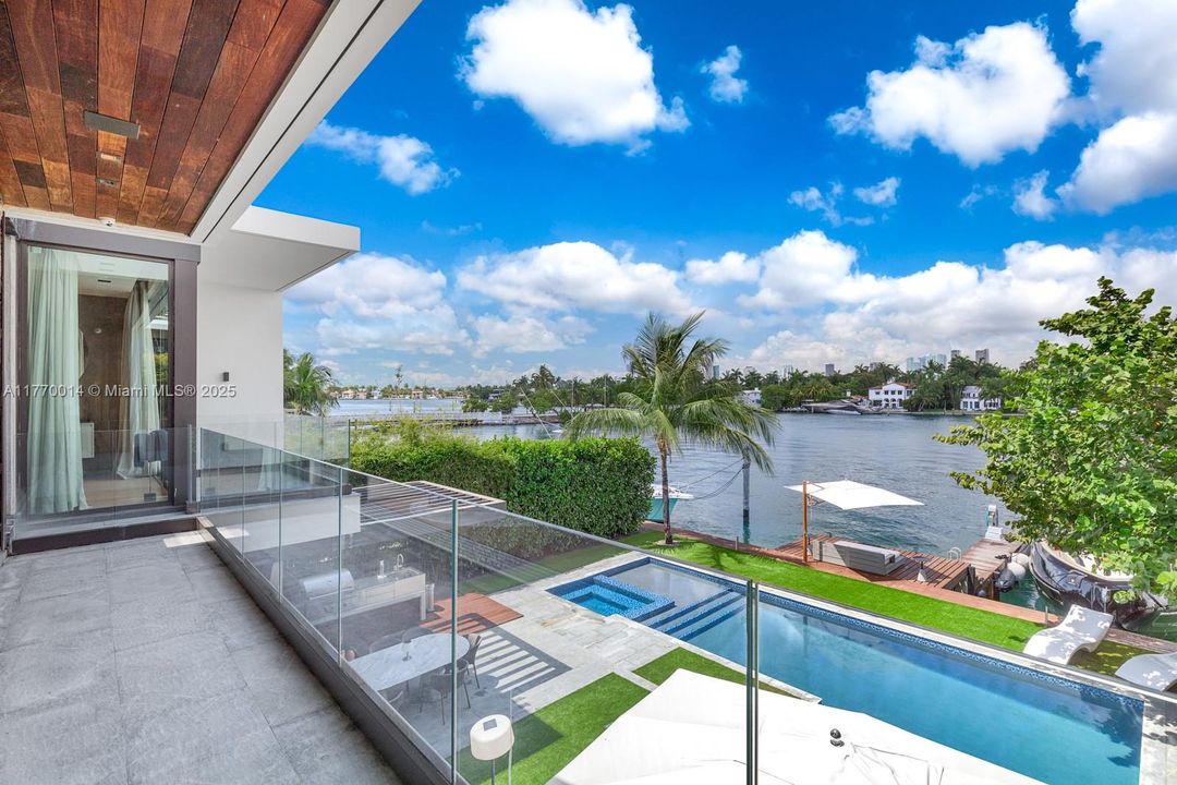 Recently Rented: $85,000 (5 beds, 5 baths, 5563 Square Feet)