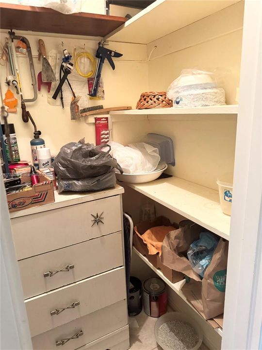 For Sale: $149,999 (1 beds, 1 baths, 785 Square Feet)