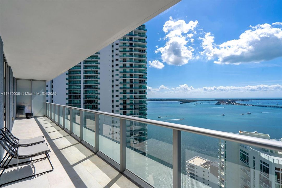 Recently Rented: $6,900 (2 beds, 2 baths, 1076 Square Feet)