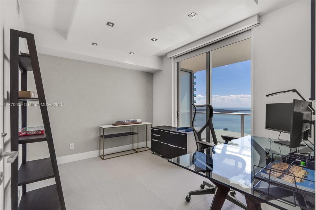 Recently Rented: $6,900 (2 beds, 2 baths, 1076 Square Feet)